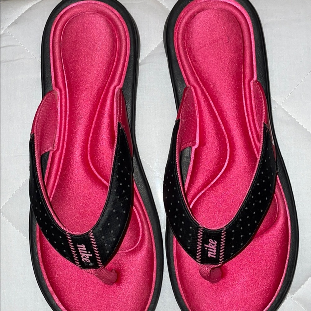 NIKE comfort footbed thong sandals vivid pink